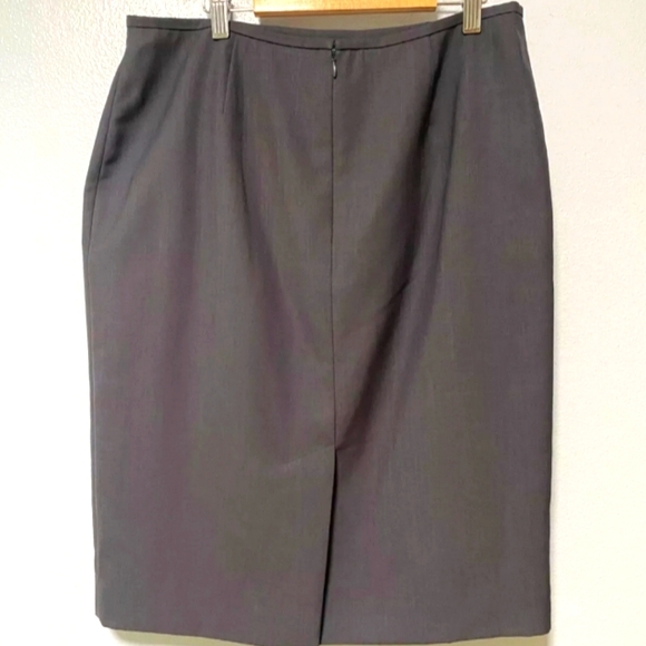 Calvin Klein Pencil Skirt Suit Set Lined Blazer Gray One Button Knee Length Sz 2 - Picture 12 of 15
